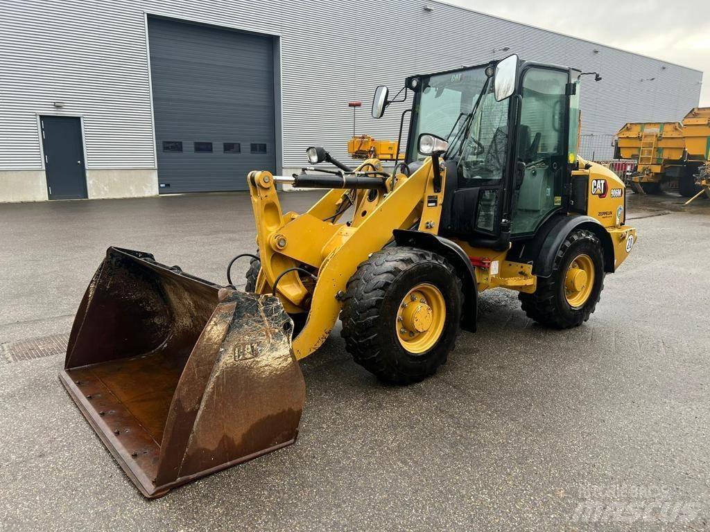 CAT 906M Radlader
