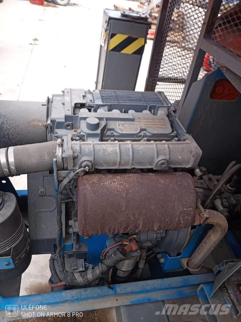 Genie GS 4390 RT Scheren-Arbeitsbühnen