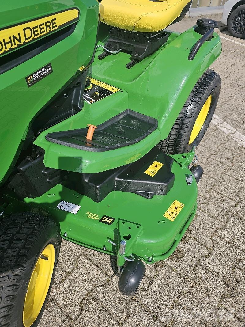 John Deere X590 Mäher