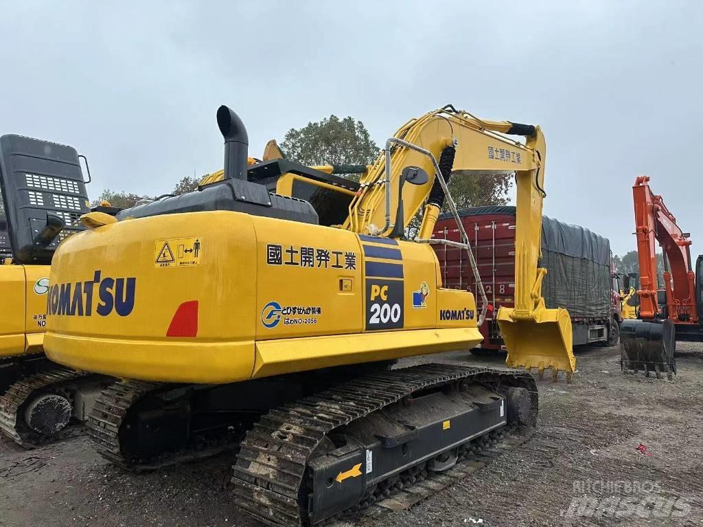 Komatsu PC 200-8 Midibagger  7t - 12t