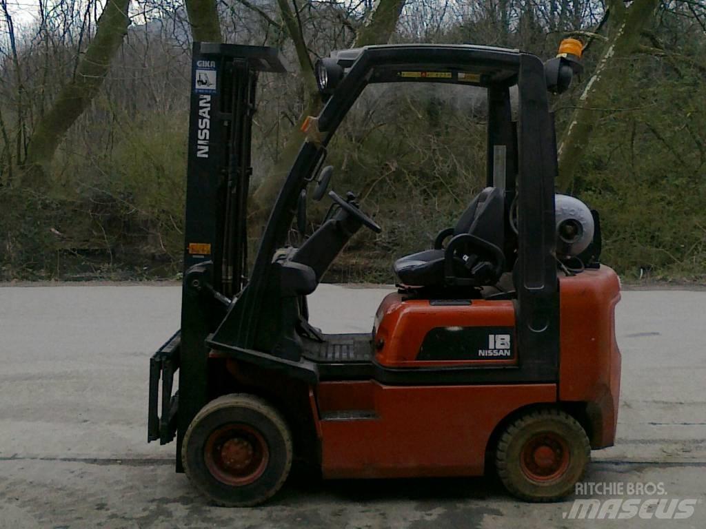 Nissan PD01A18PQ Gasstapler
