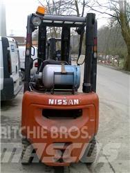 Nissan PD01A18PQ Gasstapler