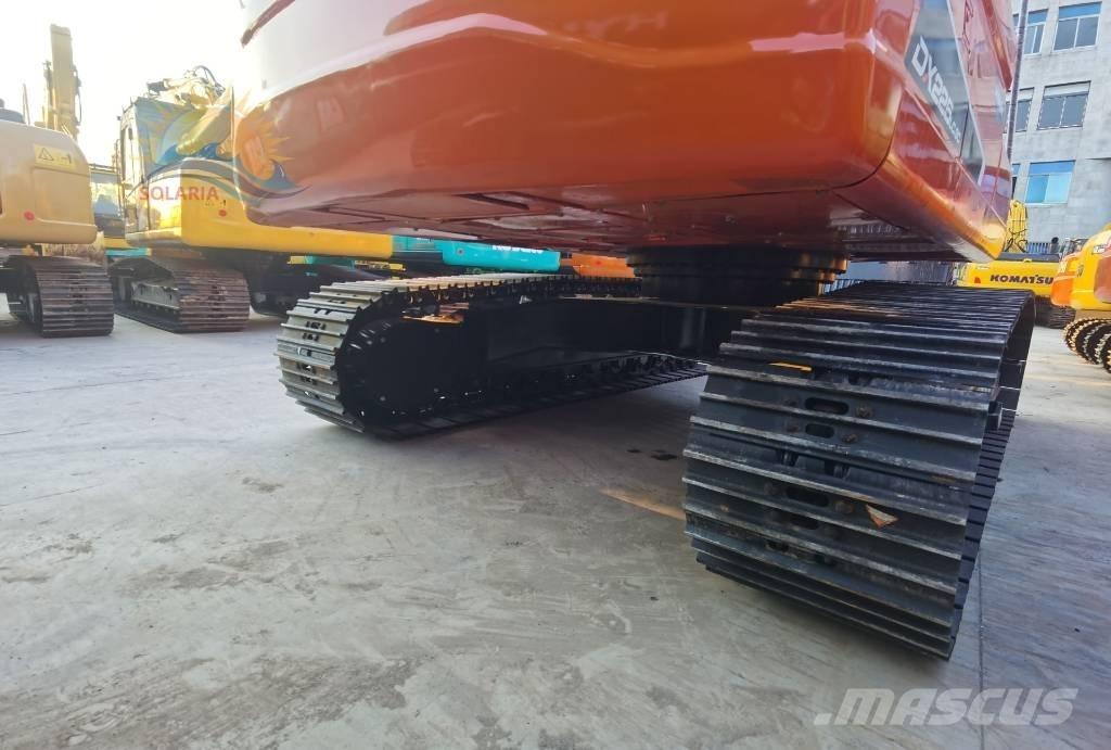 Doosan DX 225 LC Raupenbagger