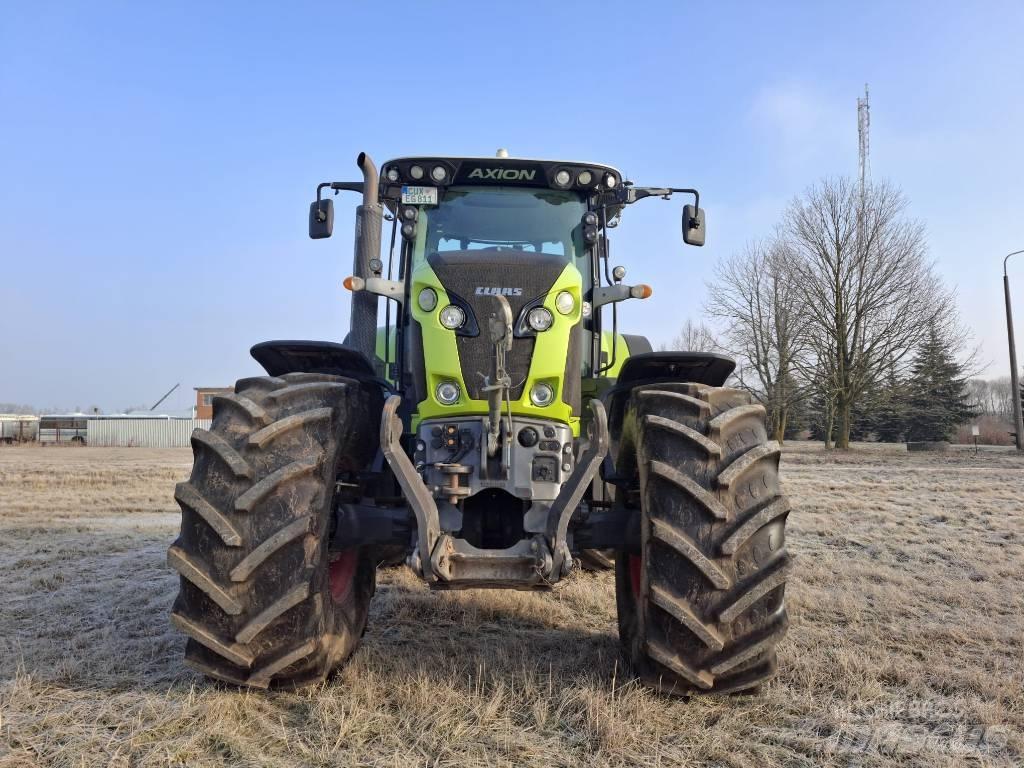 CLAAS Axion 810 Traktoren