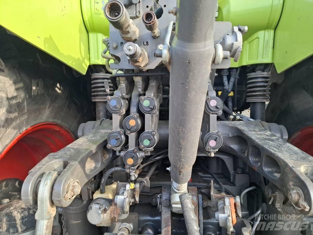 CLAAS Axion 810 Traktoren