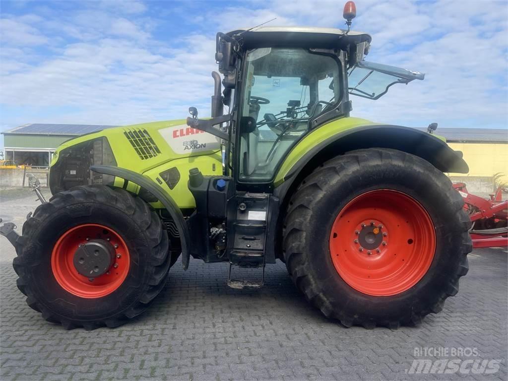 CLAAS AXION 830 Traktoren
