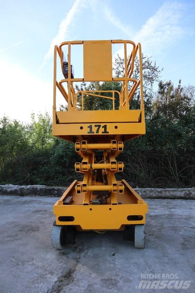 Haulotte Compact 10 Scheren-Arbeitsbühnen