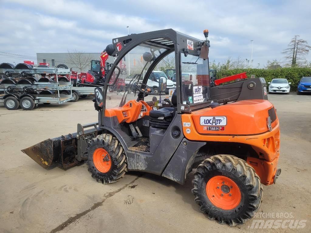 Ausa T 144 H Teleskoplader