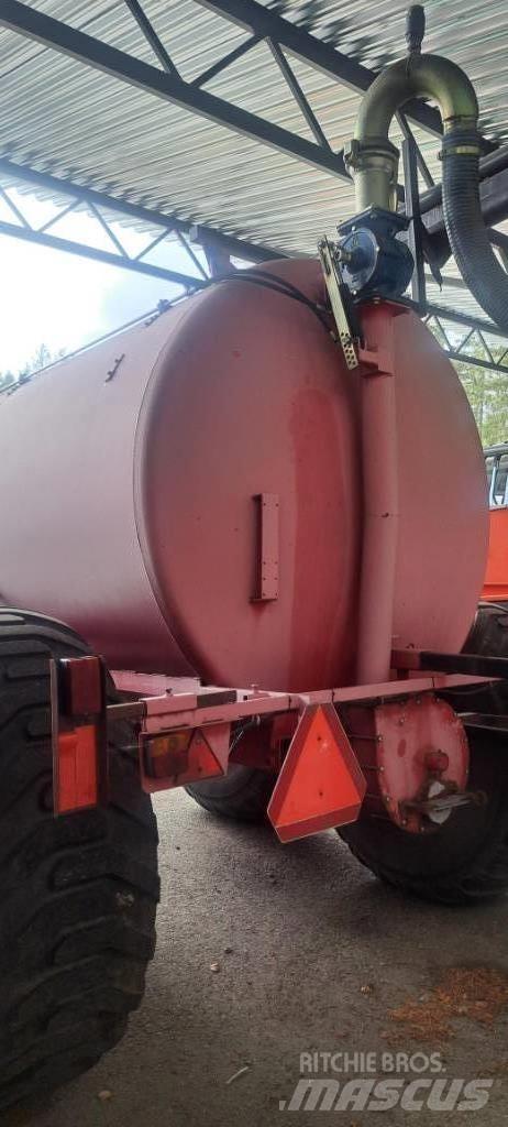 Livakka 12,5 m3+PK Gülletankwagen