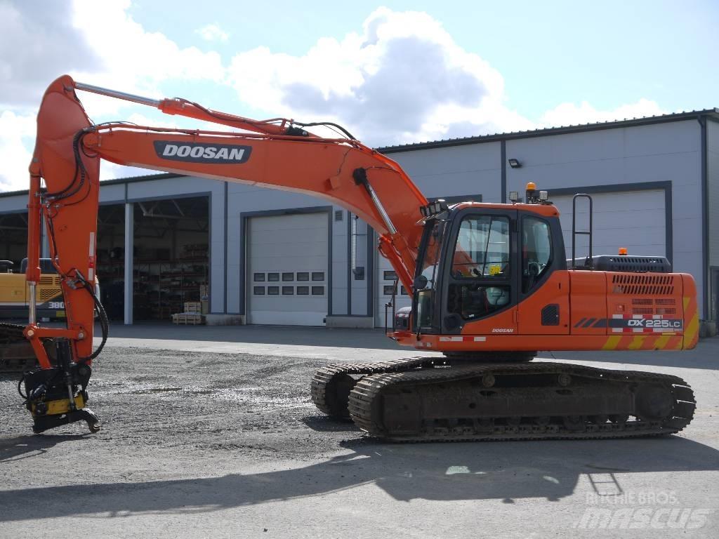 Doosan DX 225 LC-3 Raupenbagger