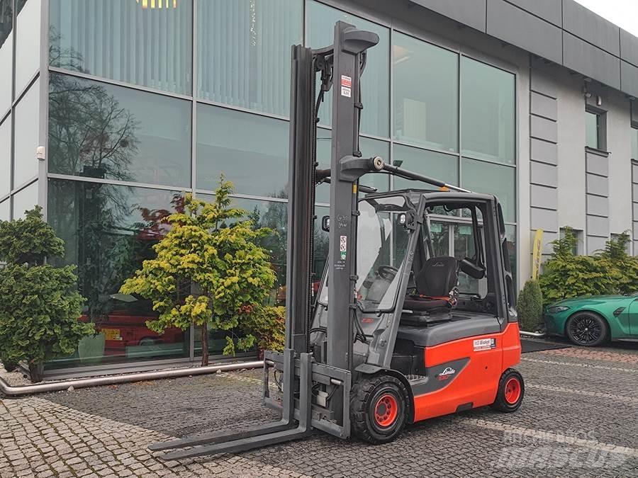 Linde E30L-01 Elektrostapler