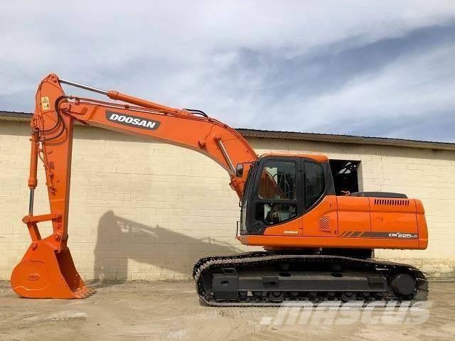 Doosan DX225 Raupenbagger