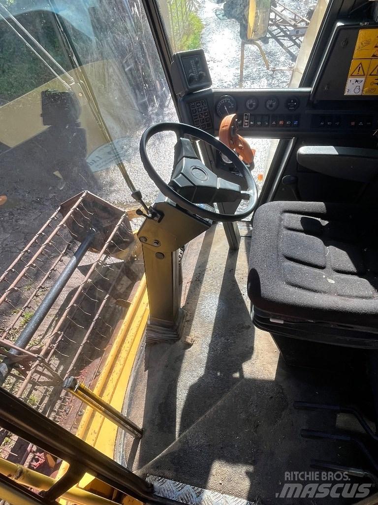 New Holland TC 56 H Mähdrescher