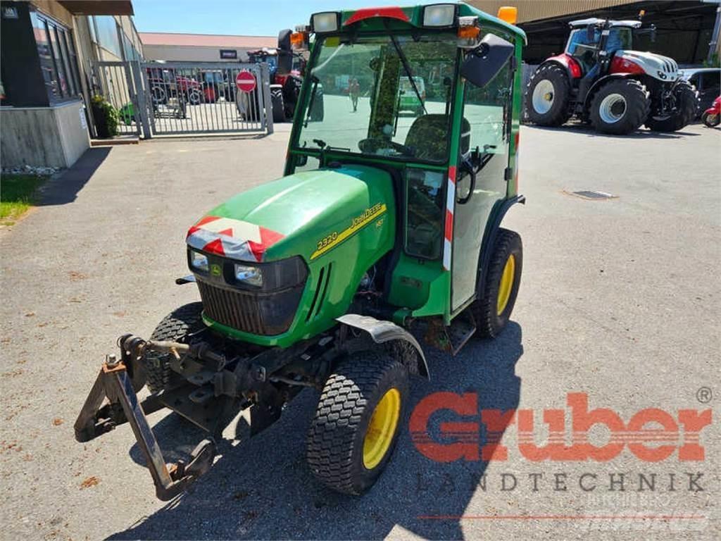 John Deere 2320 Traktoren