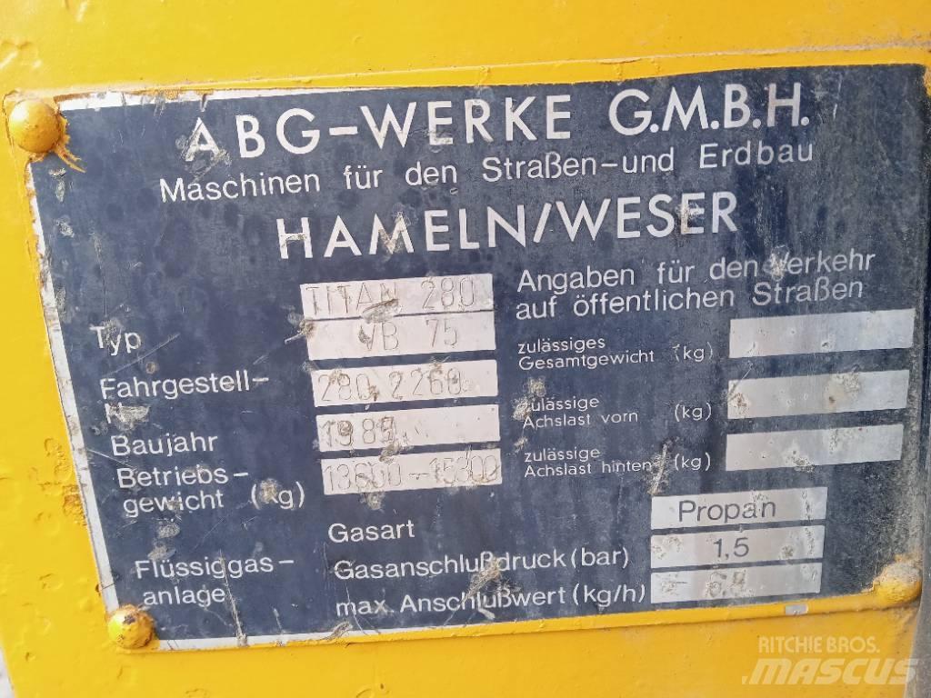 ABG Titan 280 Strassenfertiger