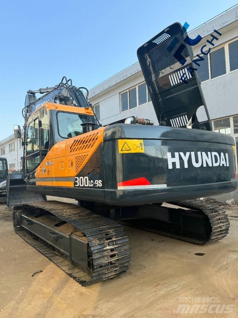 Hyundai 300LC-9S Raupenbagger