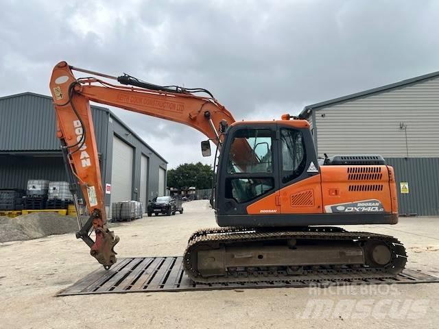 Doosan DX140LC-5 Raupenbagger