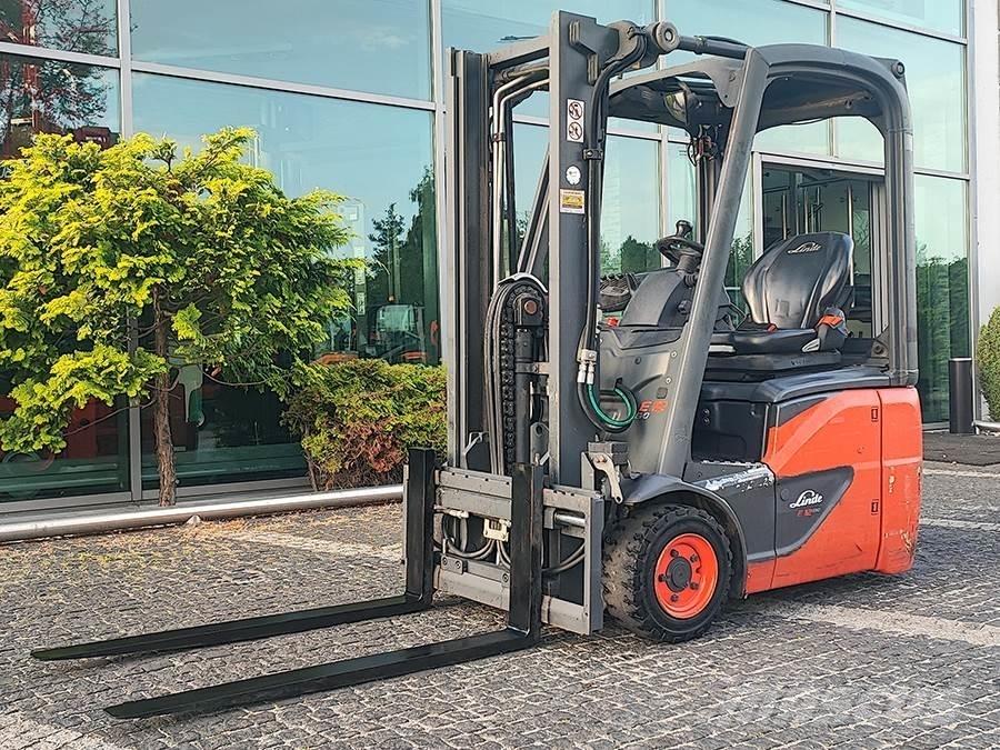 Linde E12-02 Elektrostapler