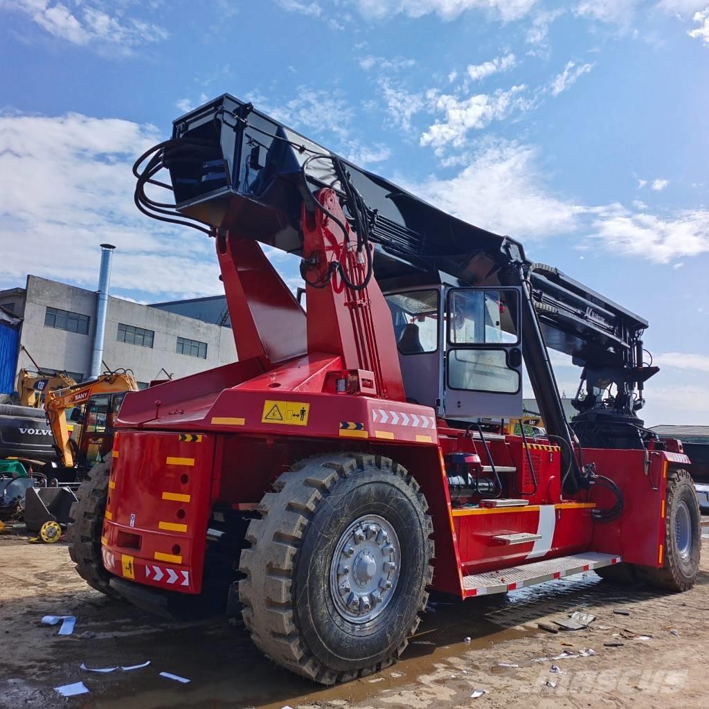 Kalmar DRF 450 Reach-Stacker