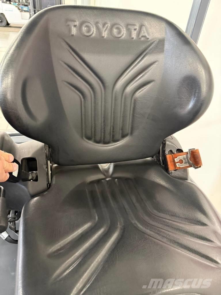 Toyota 11052 - 8FBE16T Elektrostapler