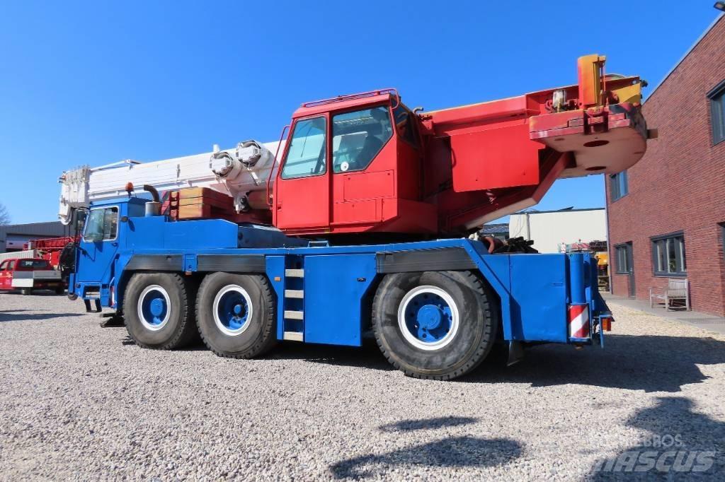 Liebherr LTM 1050-1 All-Terrain-Krane