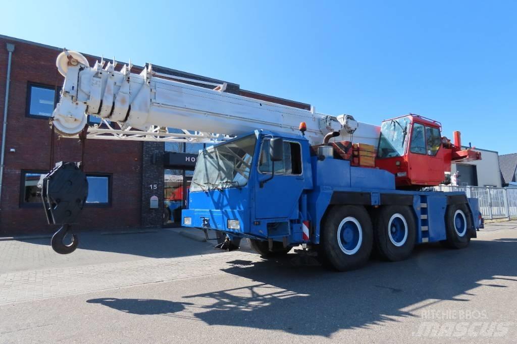 Liebherr LTM 1050-1 All-Terrain-Krane