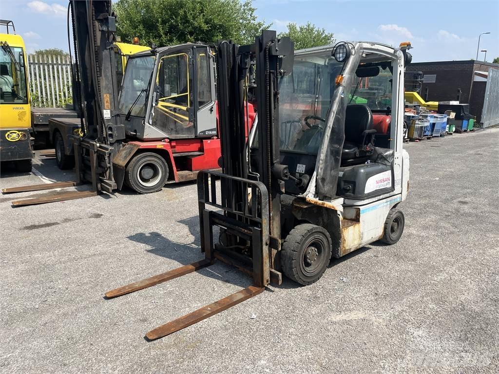 Nissan P1D1A15LQ Gasstapler