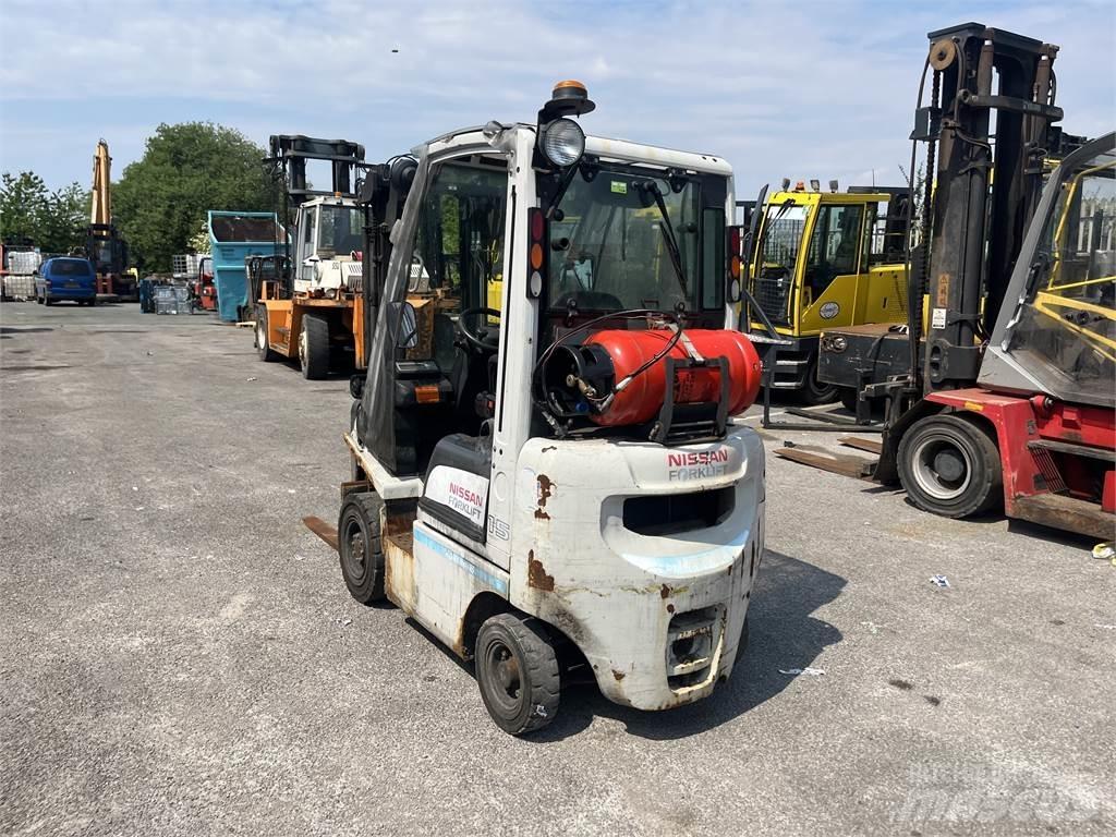 Nissan P1D1A15LQ Gasstapler