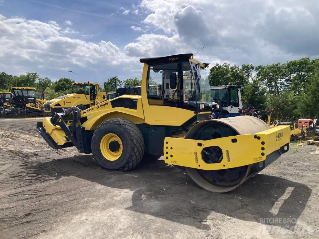 Bomag BW 213 DH-5 Erdbauwalzen