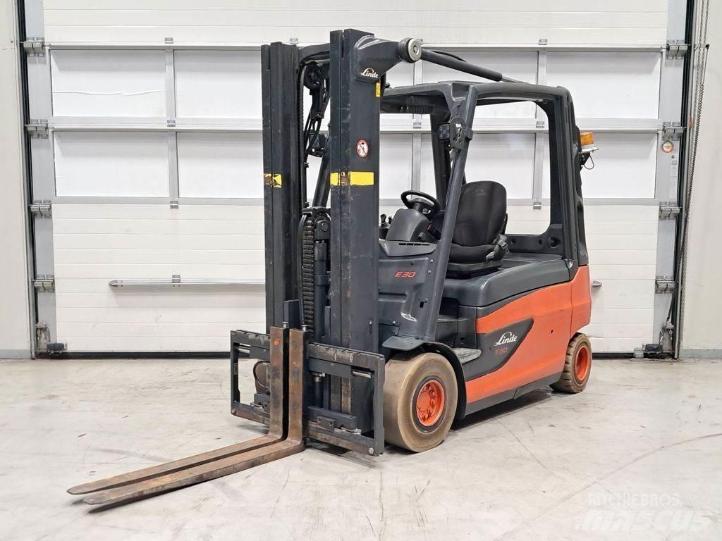 Linde E30L-01 Elektrostapler
