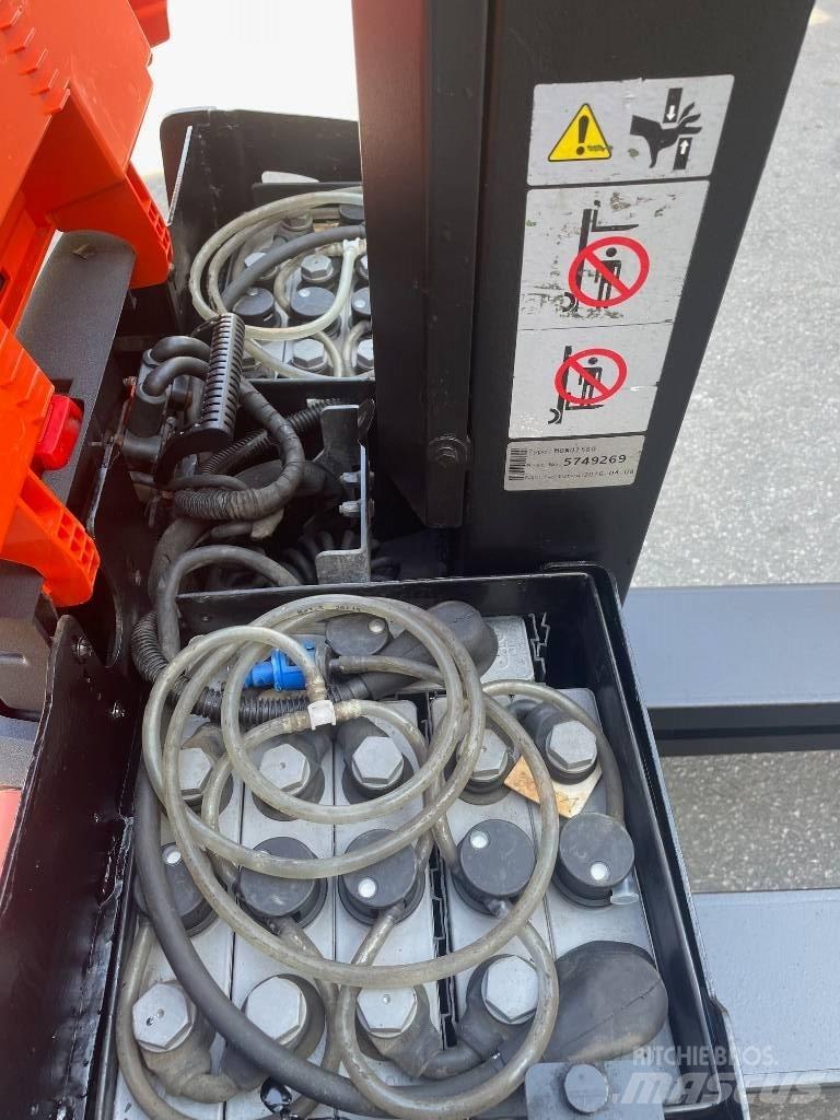 BT SWE080L Deichselstapler