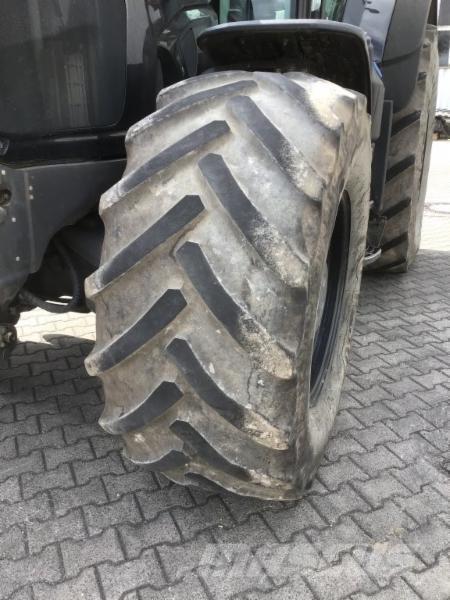 CLAAS AXION 830 Traktoren