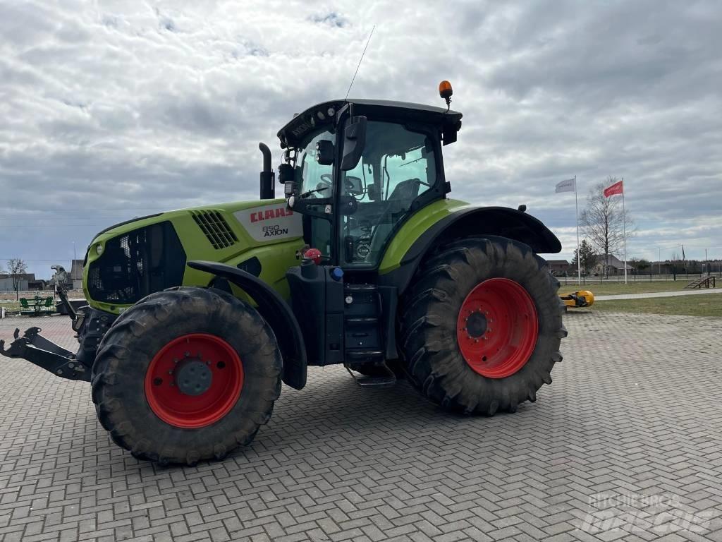 CLAAS Axion 850 Traktoren