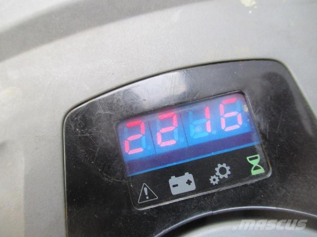 Toyota LPE200 Gabelstapler mit Fahrerstand