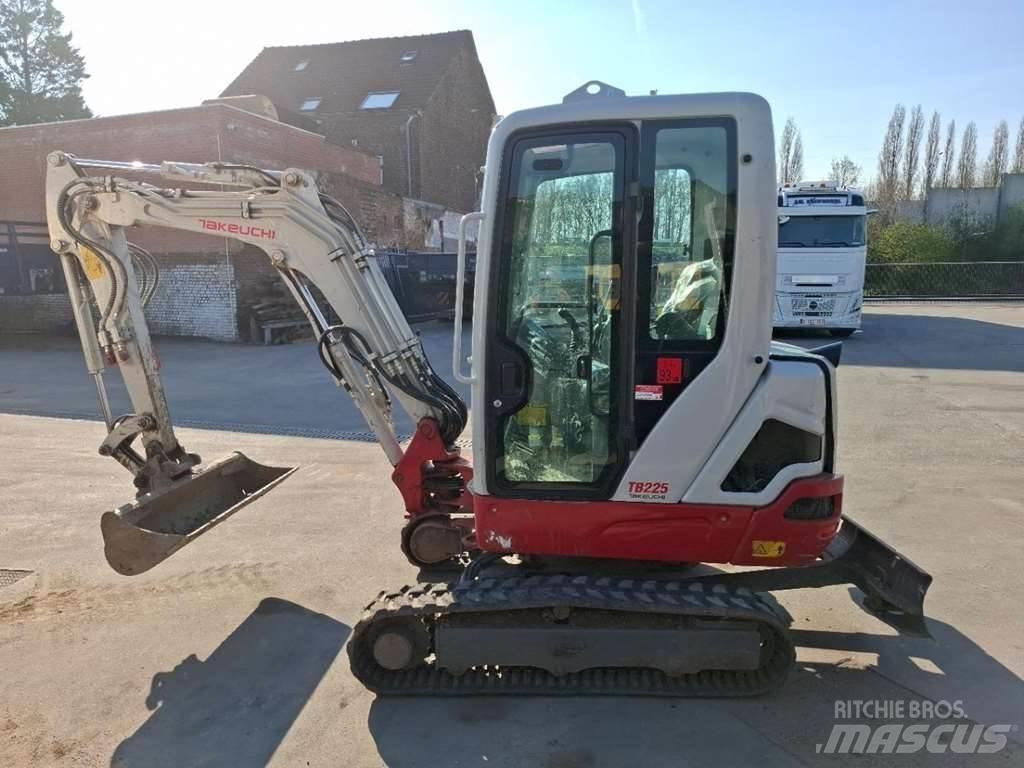 Takeuchi TB225LSA Minibagger < 7t