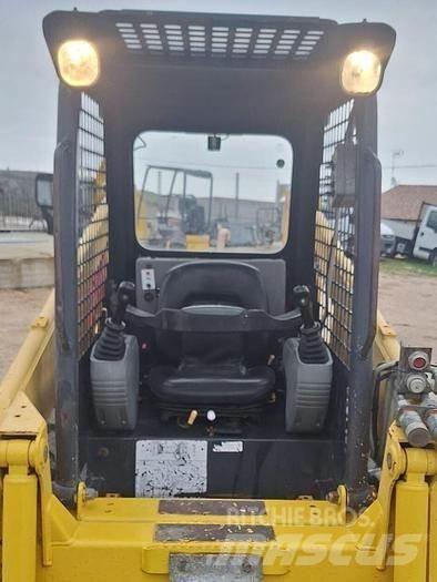 Komatsu SK815 Minilader