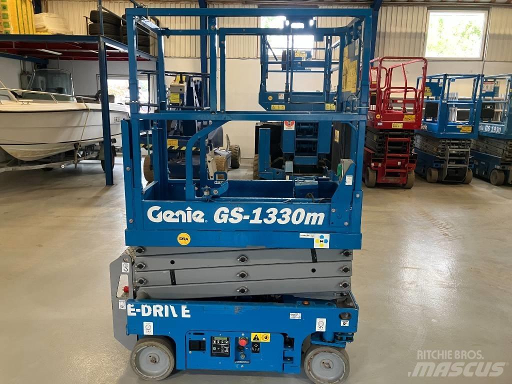 Genie GS 1330 Scheren-Arbeitsbühnen