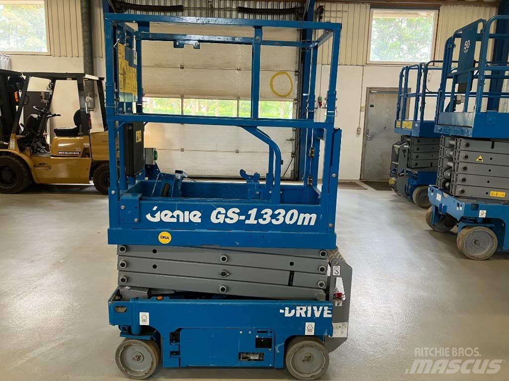 Genie GS 1330 Scheren-Arbeitsbühnen