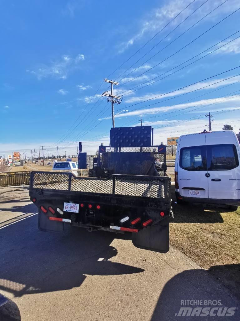 Ford F 550 XLT Pritschenwagen/Pritschenwagen mit Seitenklappe