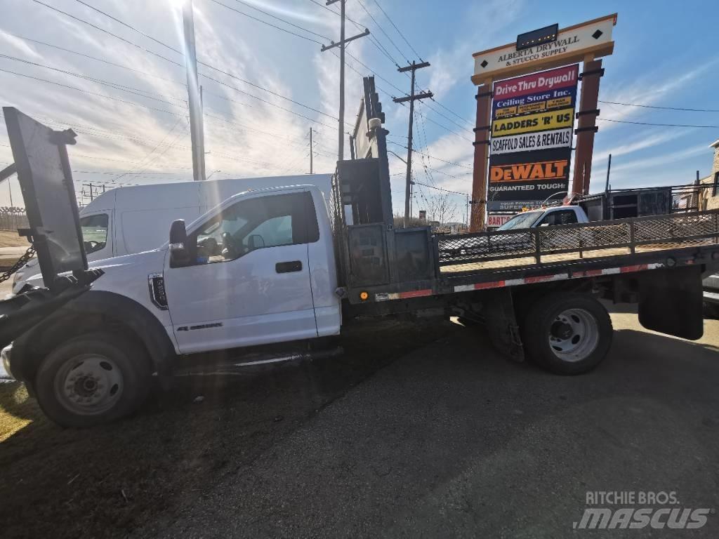 Ford F 550 XLT Pritschenwagen/Pritschenwagen mit Seitenklappe