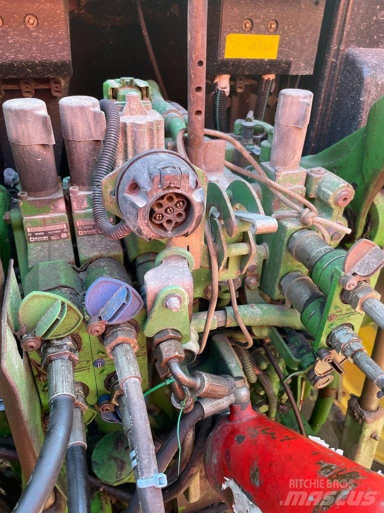 John Deere 6630STD Traktoren
