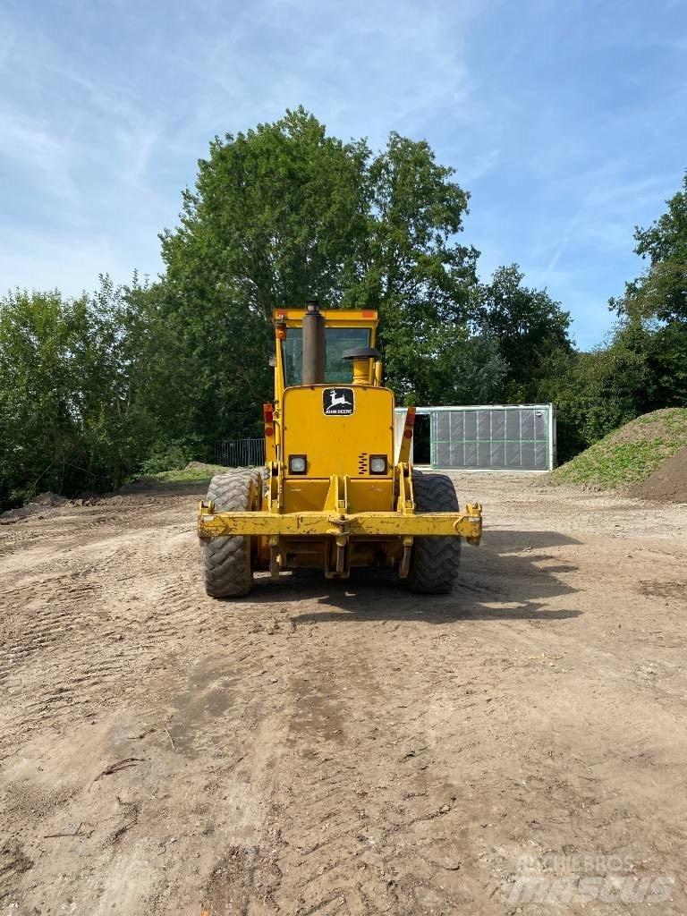 John Deere 770b Grader