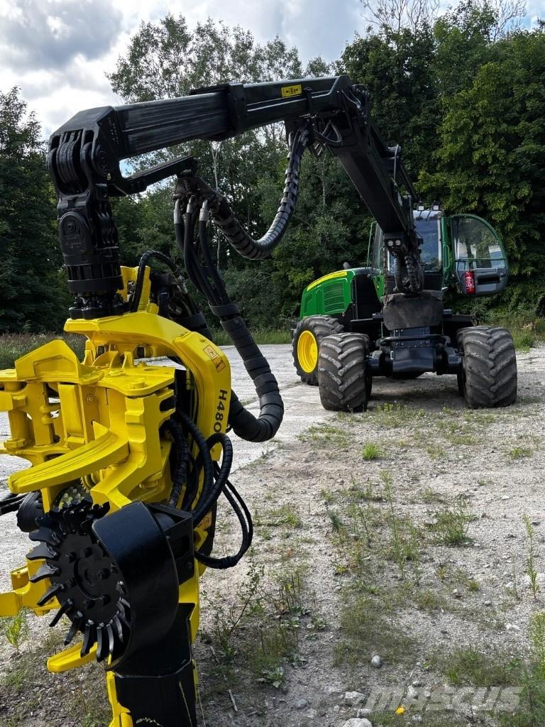 John Deere 1270 E Harvester