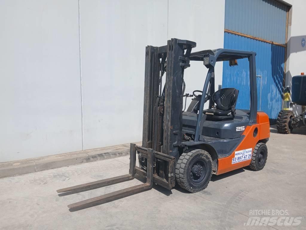 Toyota 02-8FDF25 Dieselstapler