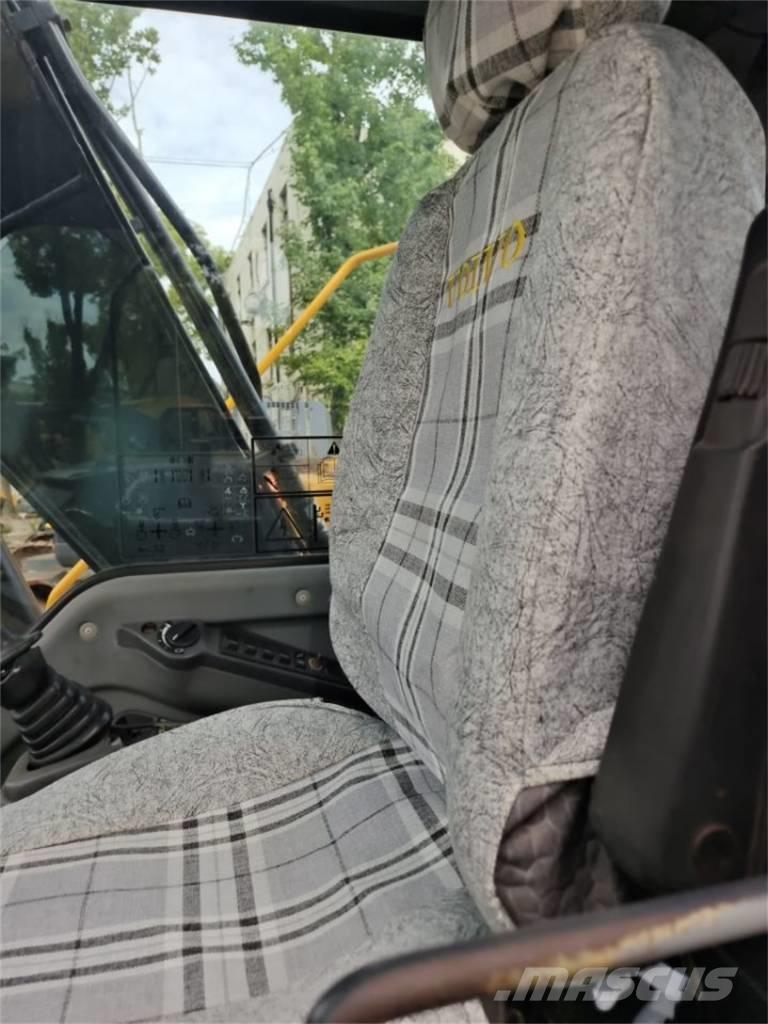 Volvo EC 140 B LC Raupenbagger