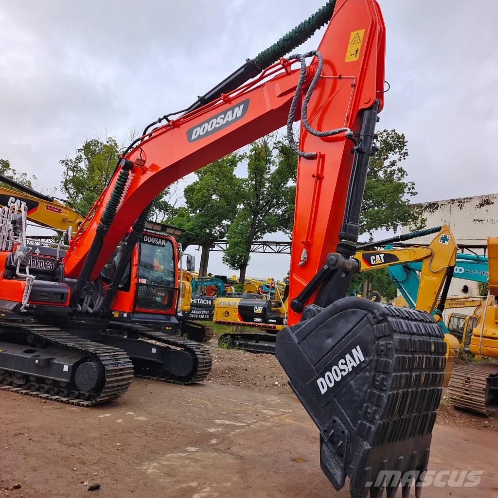 Doosan DX 300LC-9C Raupenbagger