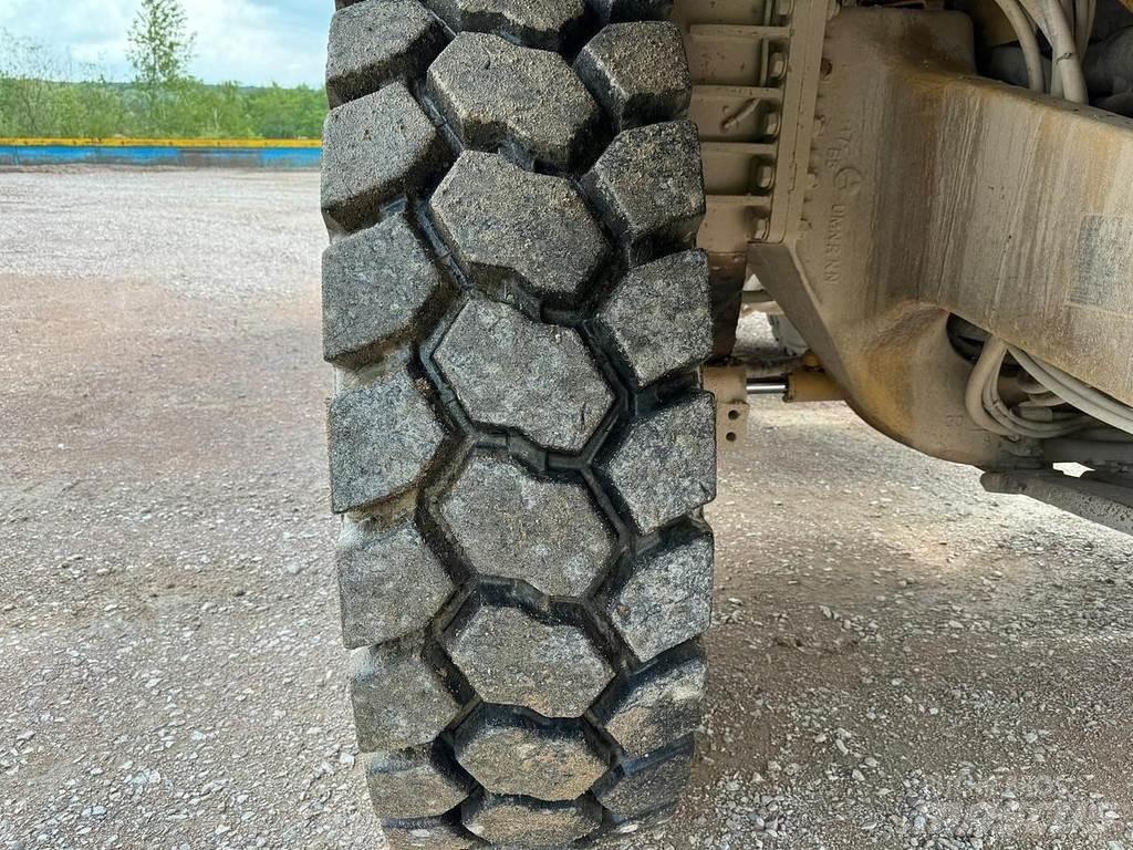 CAT 771D Minidumper