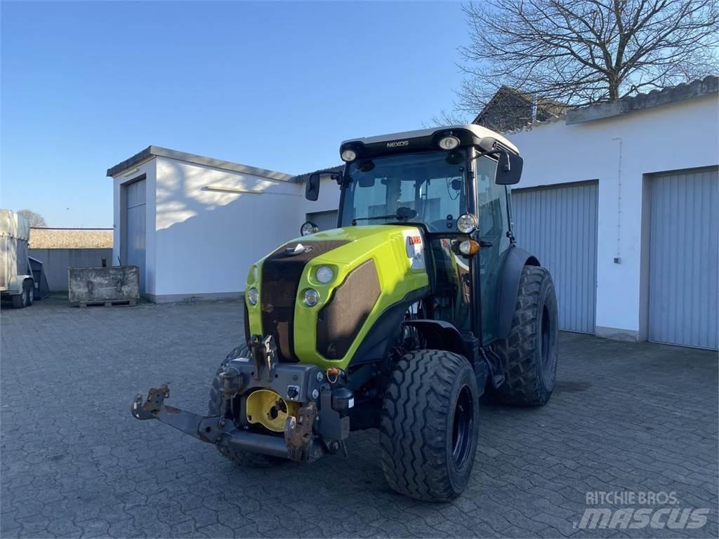 CLAAS Nexos 250 VL Traktoren