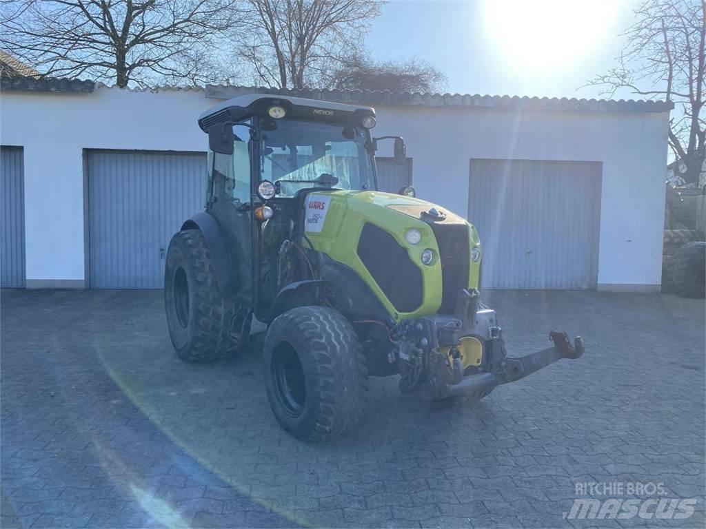 CLAAS Nexos 250 VL Traktoren