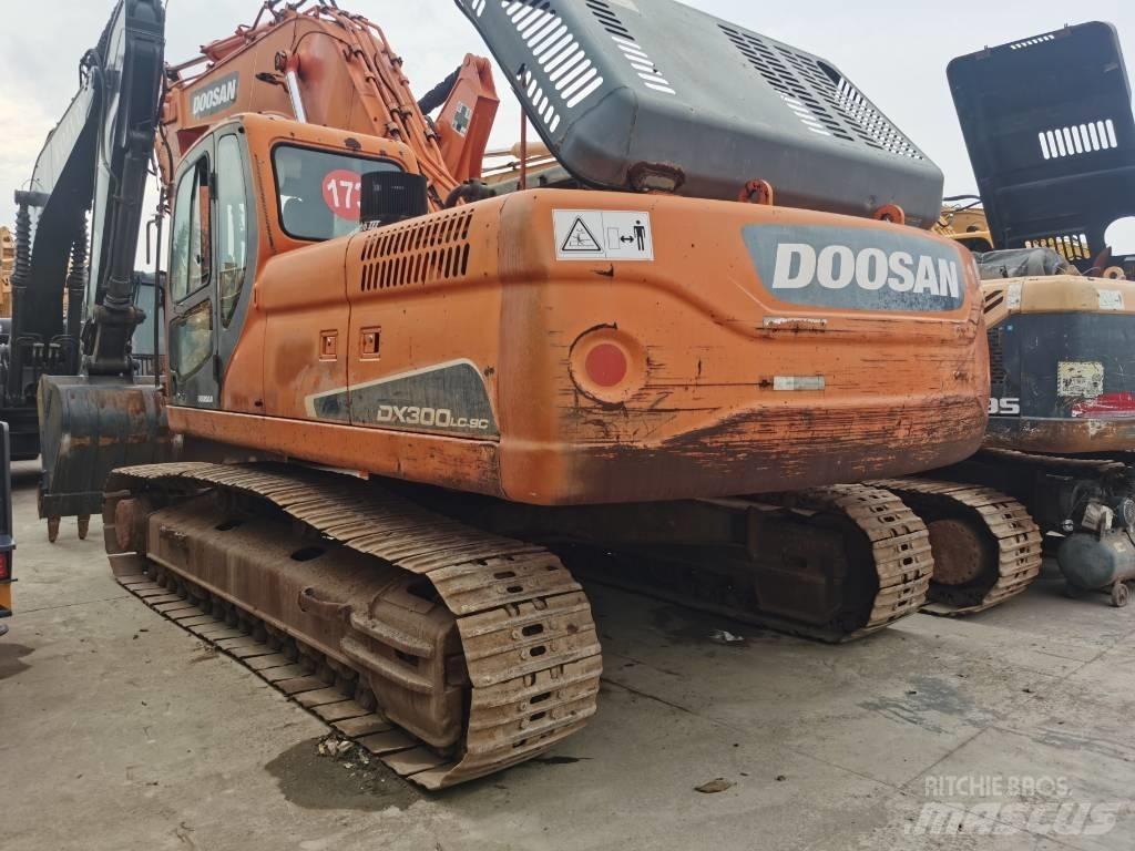 Doosan DX 300 LC Raupenbagger